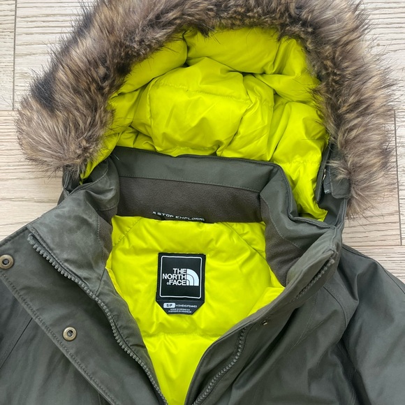The North Face Parka - Picture 4 of 4